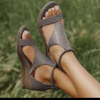 Anmutige Orthopädische Sandalen für modernen Look