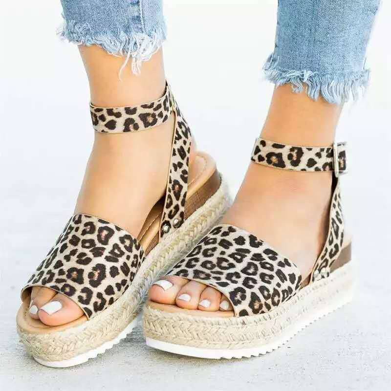 Anmutige Orthopädische Sandalen für modernen Look