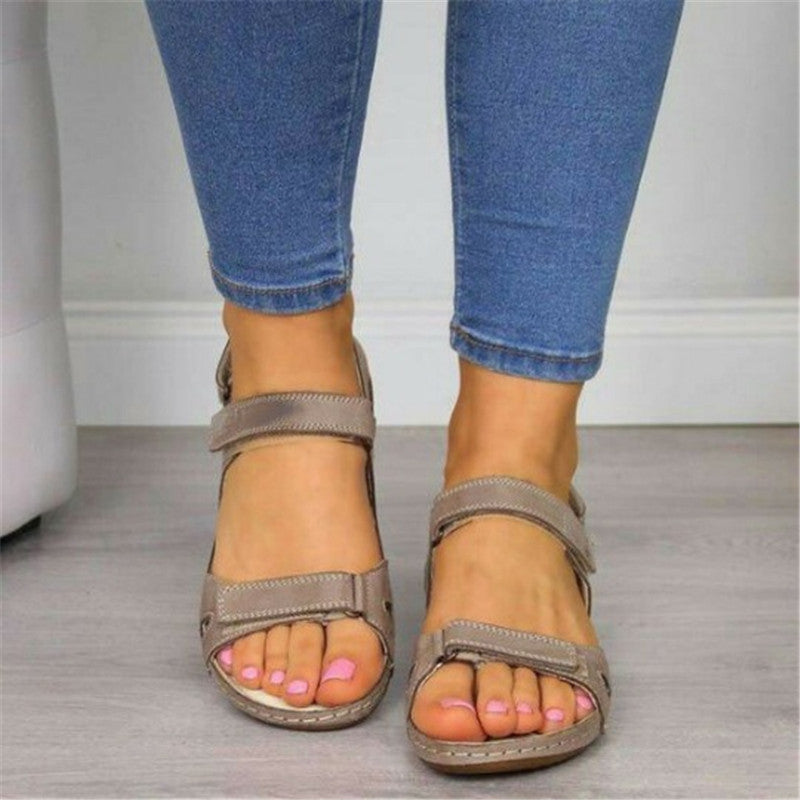 Anmutige Orthopädische Sandalen für modernen Look