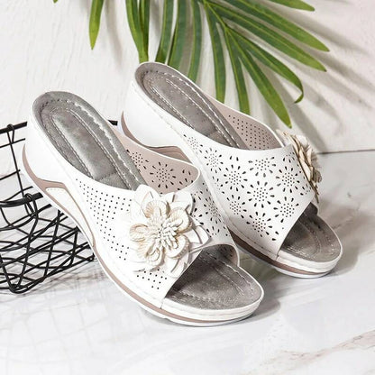 Anmutige Orthopädische Sandalen für modernen Look