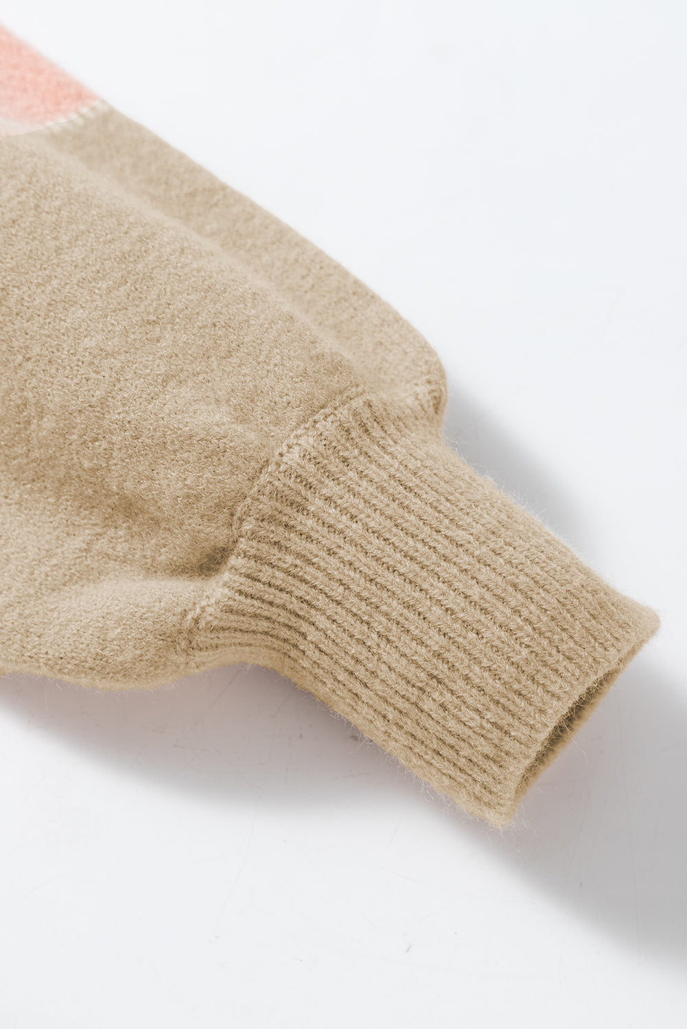 Anmutig gestaltete Pullover