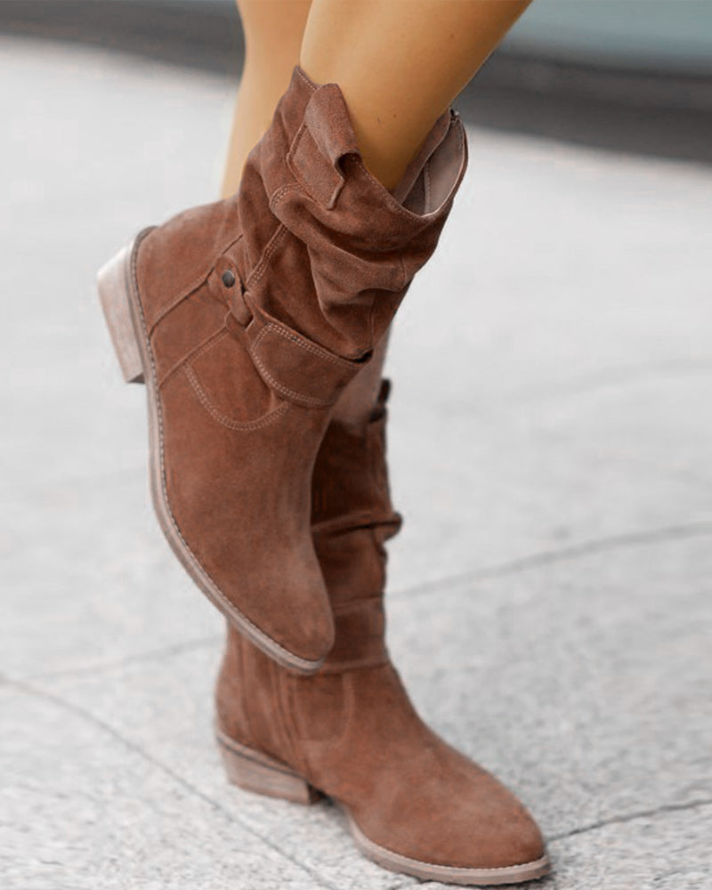 Wadenhohe Stiefel mit Riemendetail