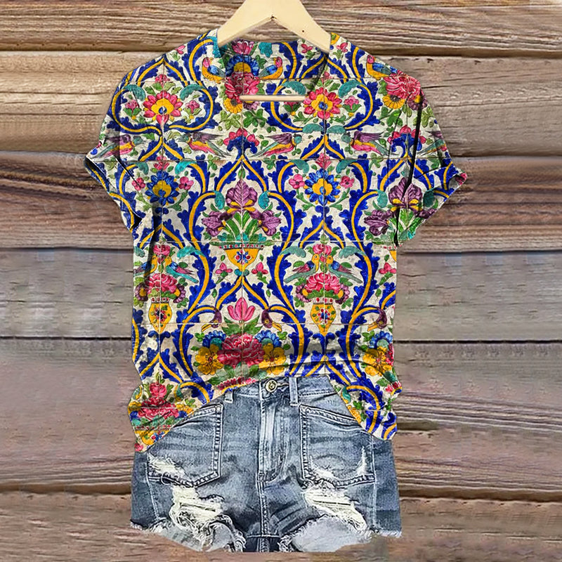 Klassisch gestaltete T-Shirt
