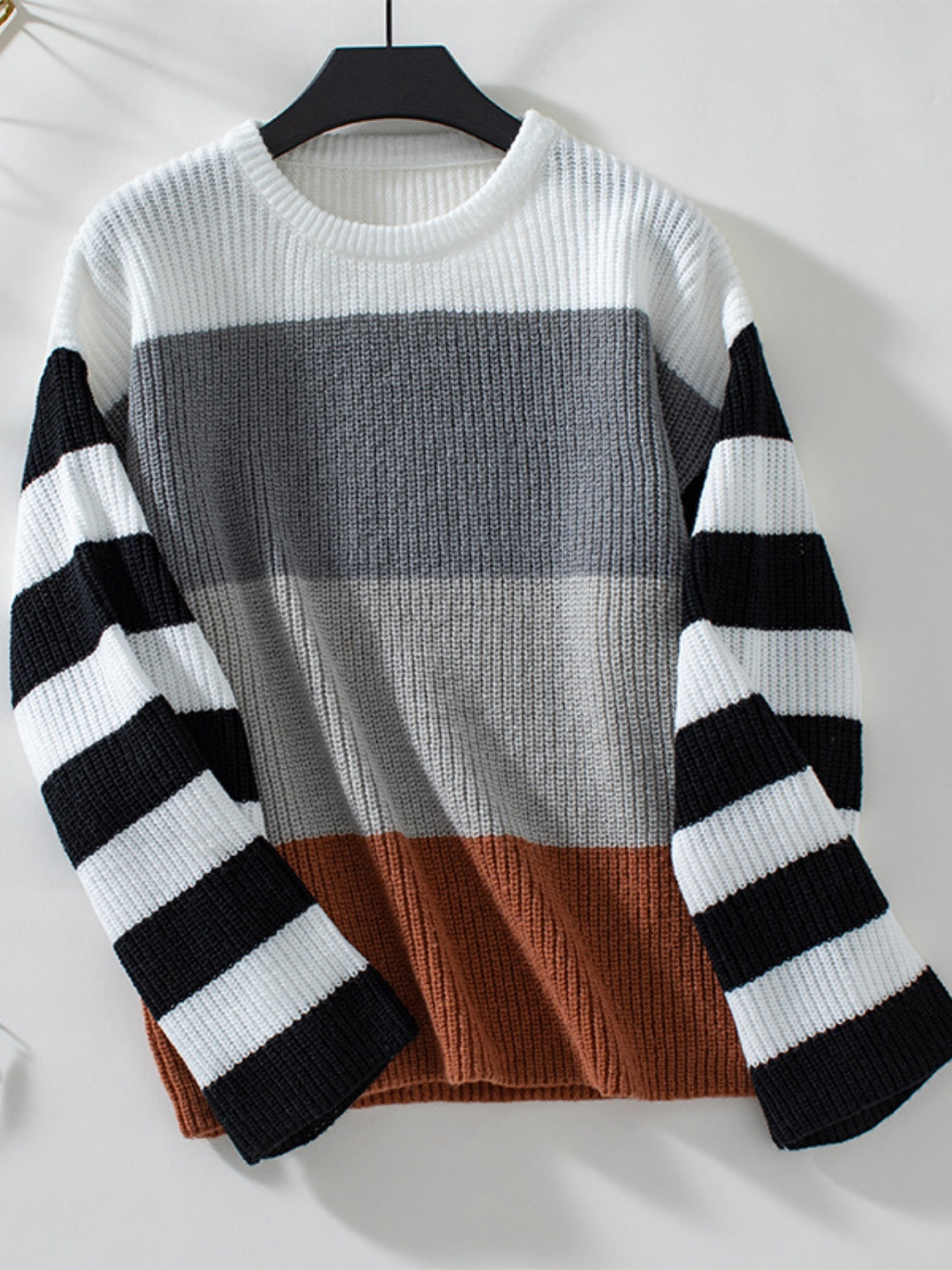 Anmutig gestaltete Pullover