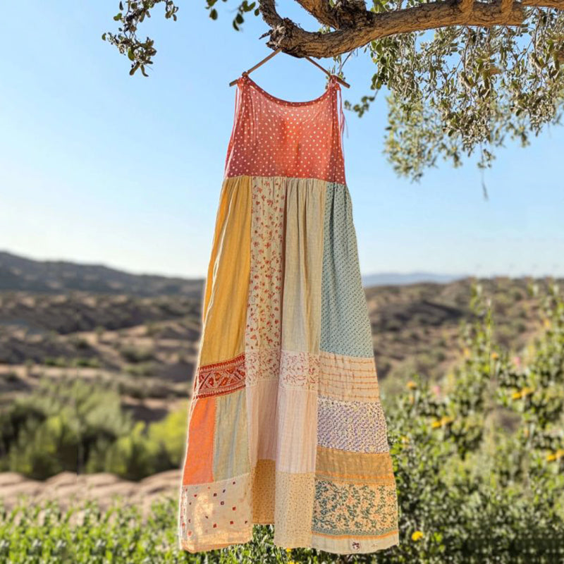 Klassisch gestaltete Kleid