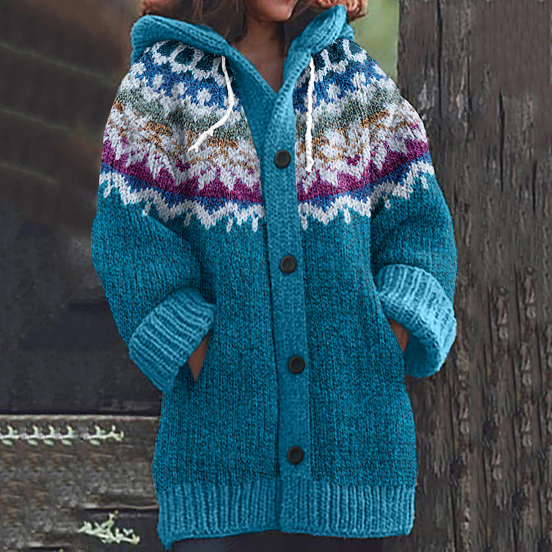 Klassisch gestaltete Strickjacke