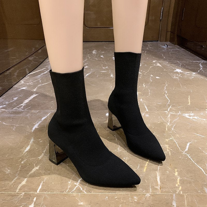 Schicke Orthopädische Stiefel mit einzigartigem Design