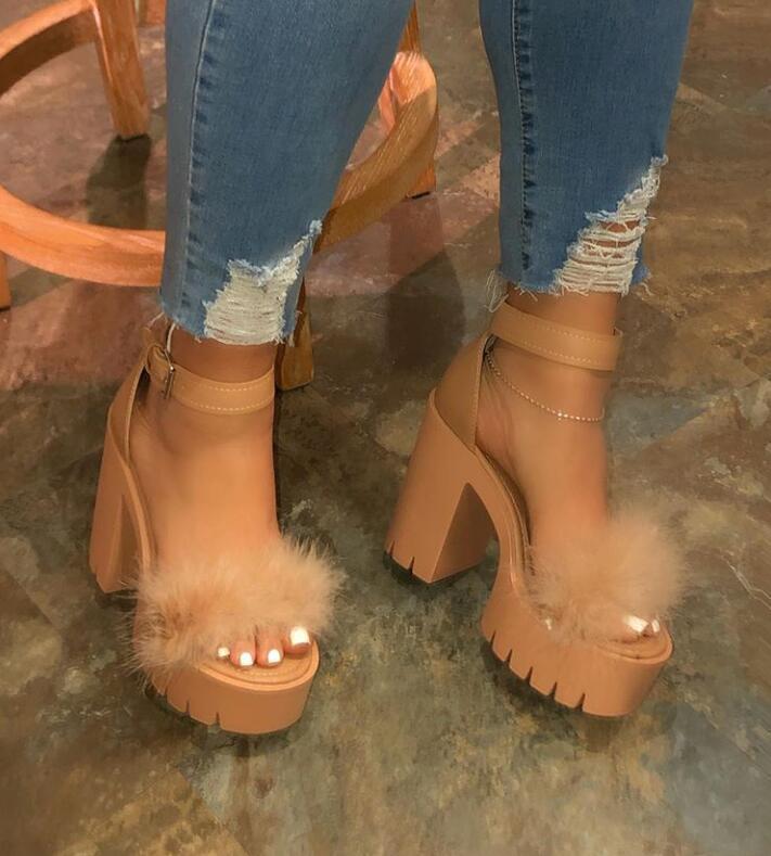 Wunderschön gefertigte Orthopädische Sandalen