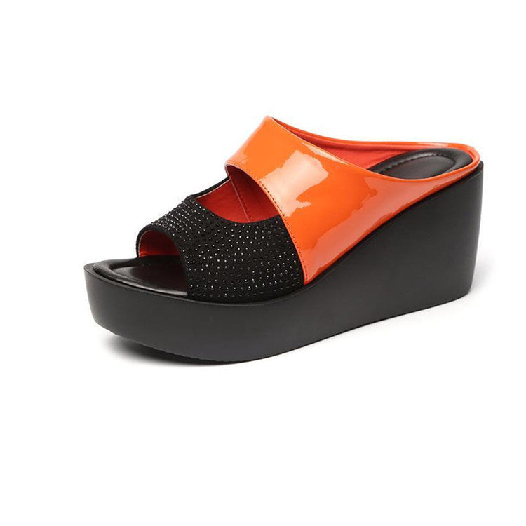 Anmutige Orthopädische Sandalen für modernen Look