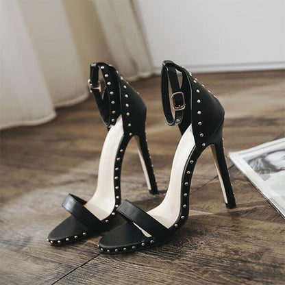 Anmutige Orthopädische Sandalen für modernen Look