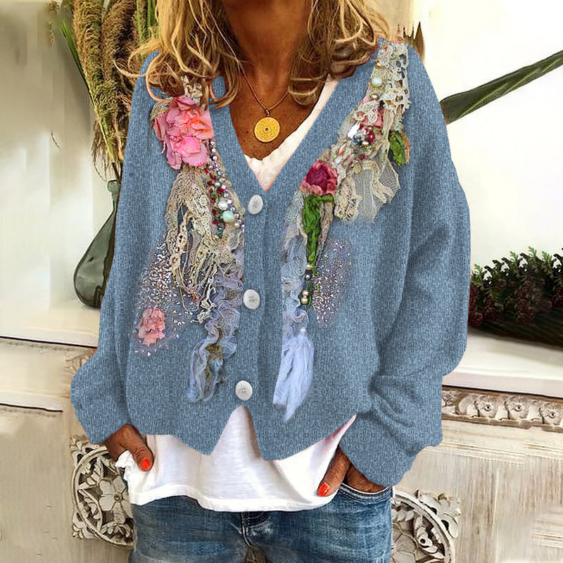 Klassisch gestaltete Strickjacke