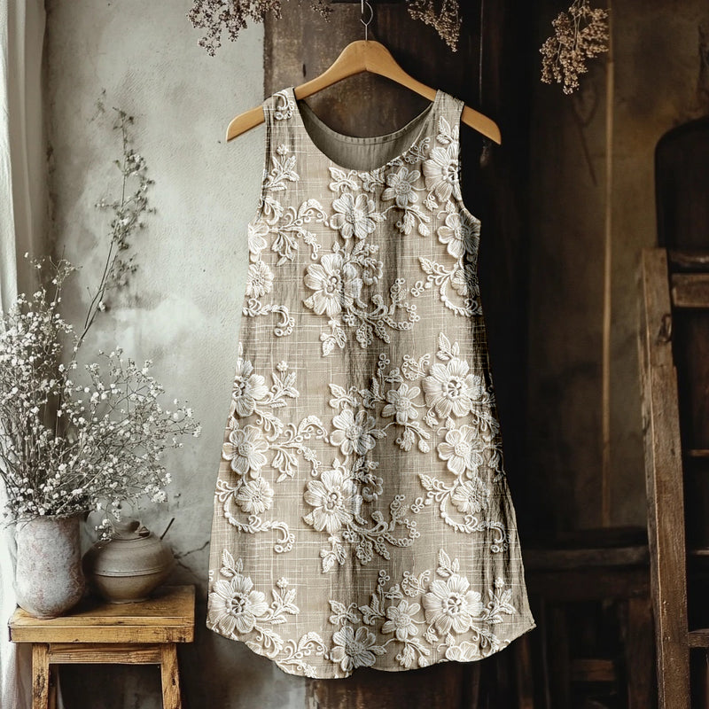 Klassisch gestaltete Kleid