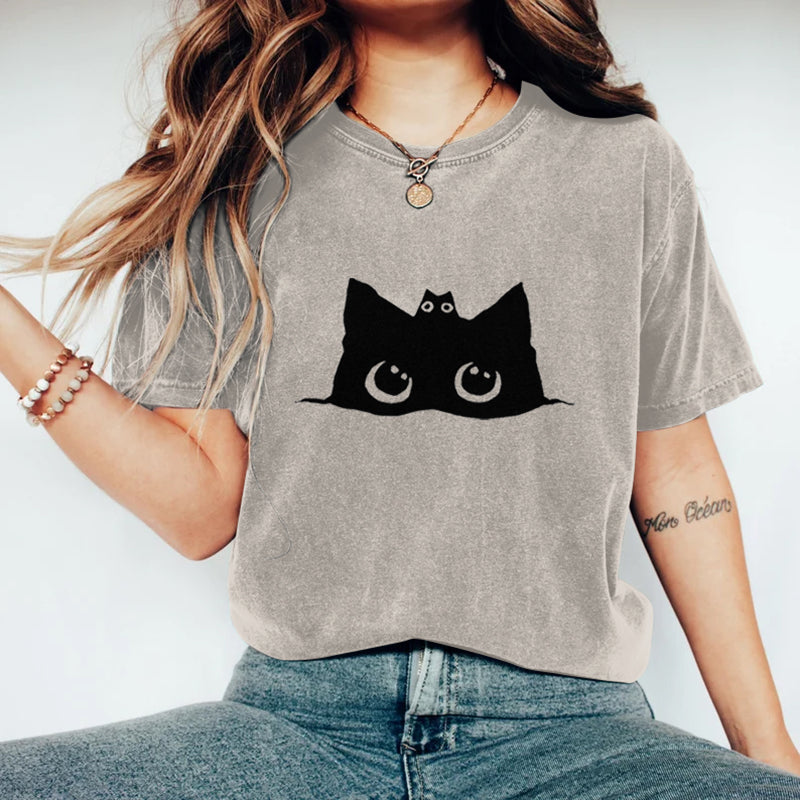 Durchdacht gestaltete T-Shirt