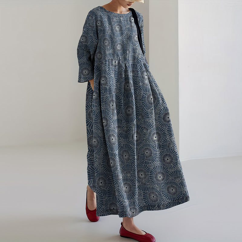 Klassisch gestaltete Kleid