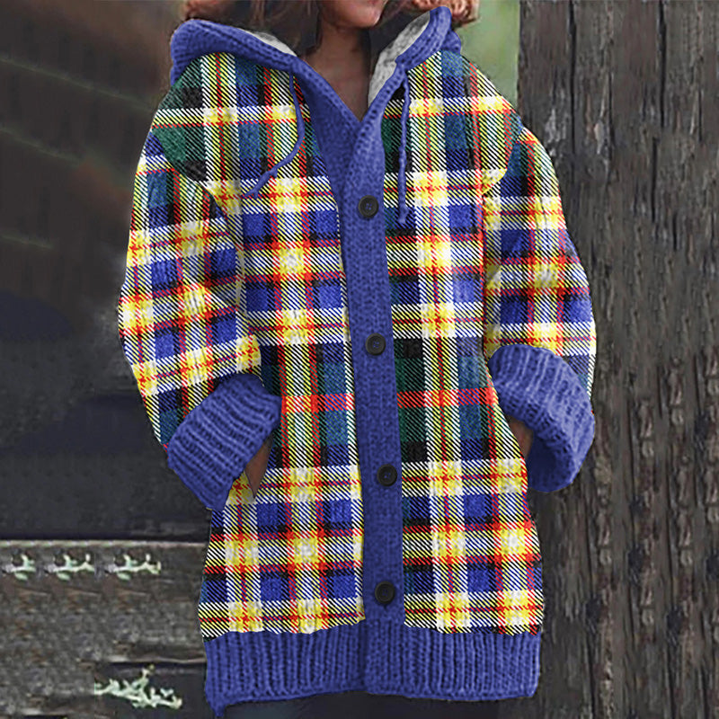 Klassisch gestaltete Strickjacke