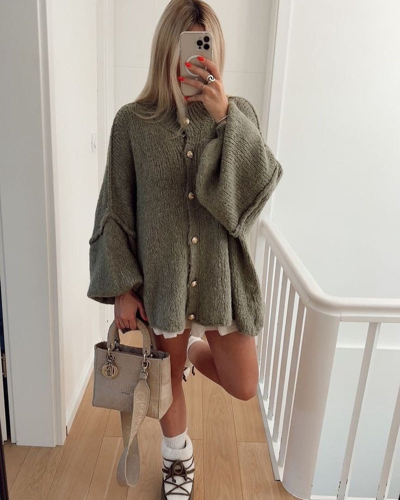 Wunderschön gefertigte Strickjacke