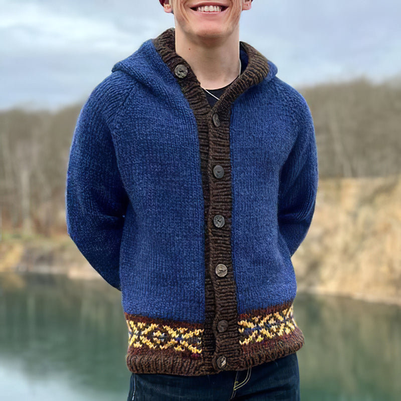 Durchdacht gestaltete Strickjacke