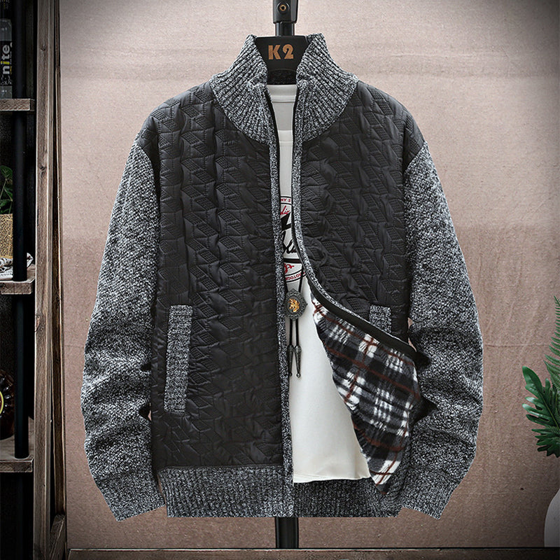 Durchdacht gestaltete Strickjacke