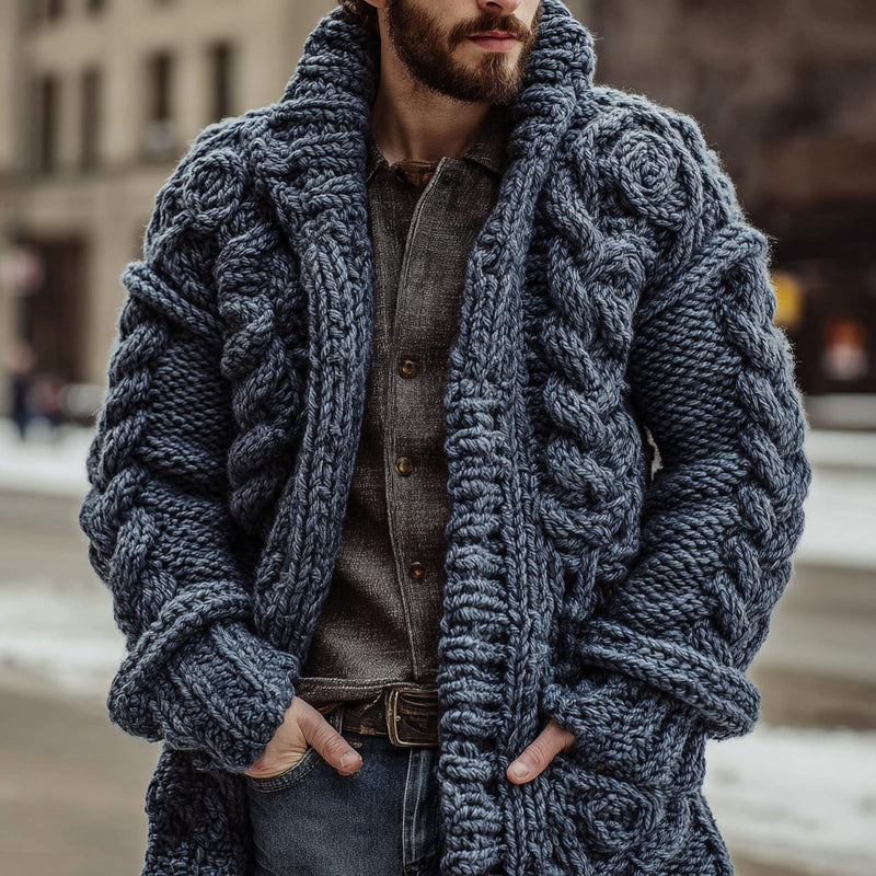 Durchdacht gestaltete Strickjacke