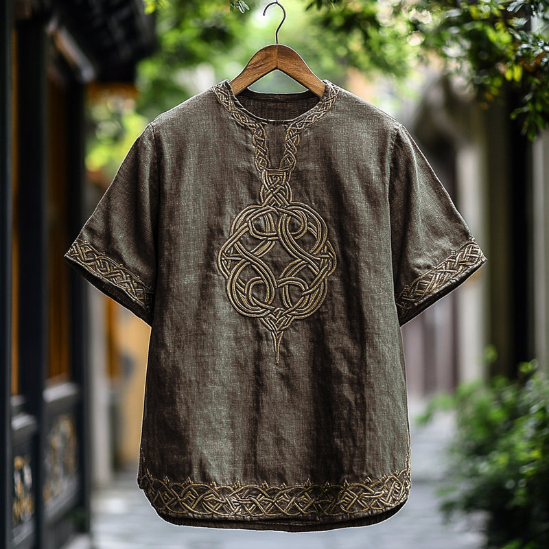Klassisch gestaltete T-Shirt