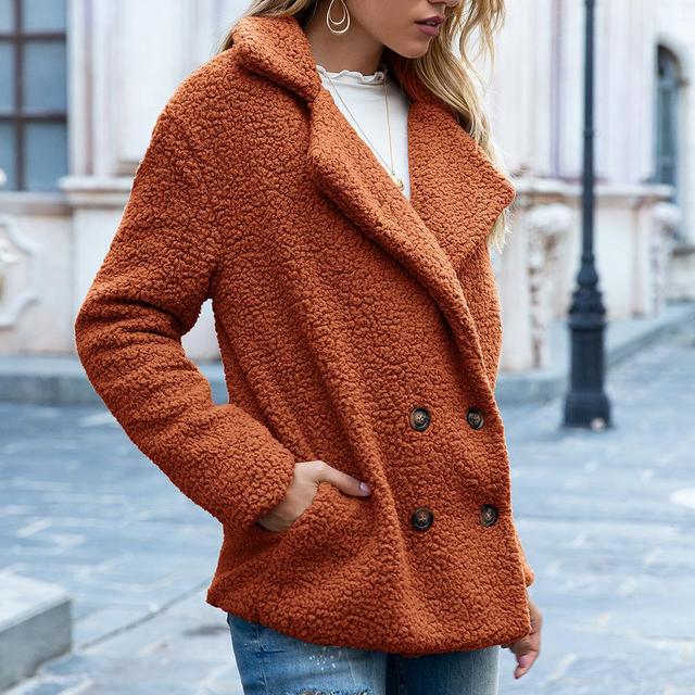 Klassisch gestaltete Jacke