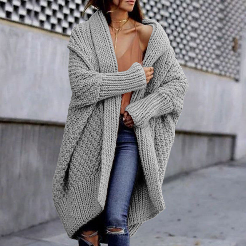 Durchdacht gestaltete Strickjacke