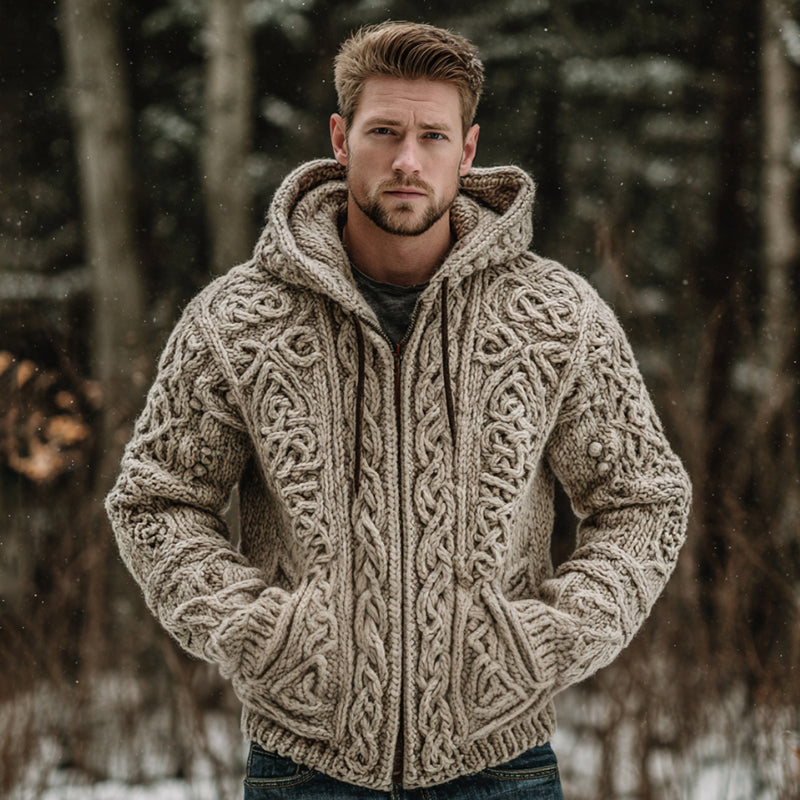 Klassisch gestaltete Strickjacke