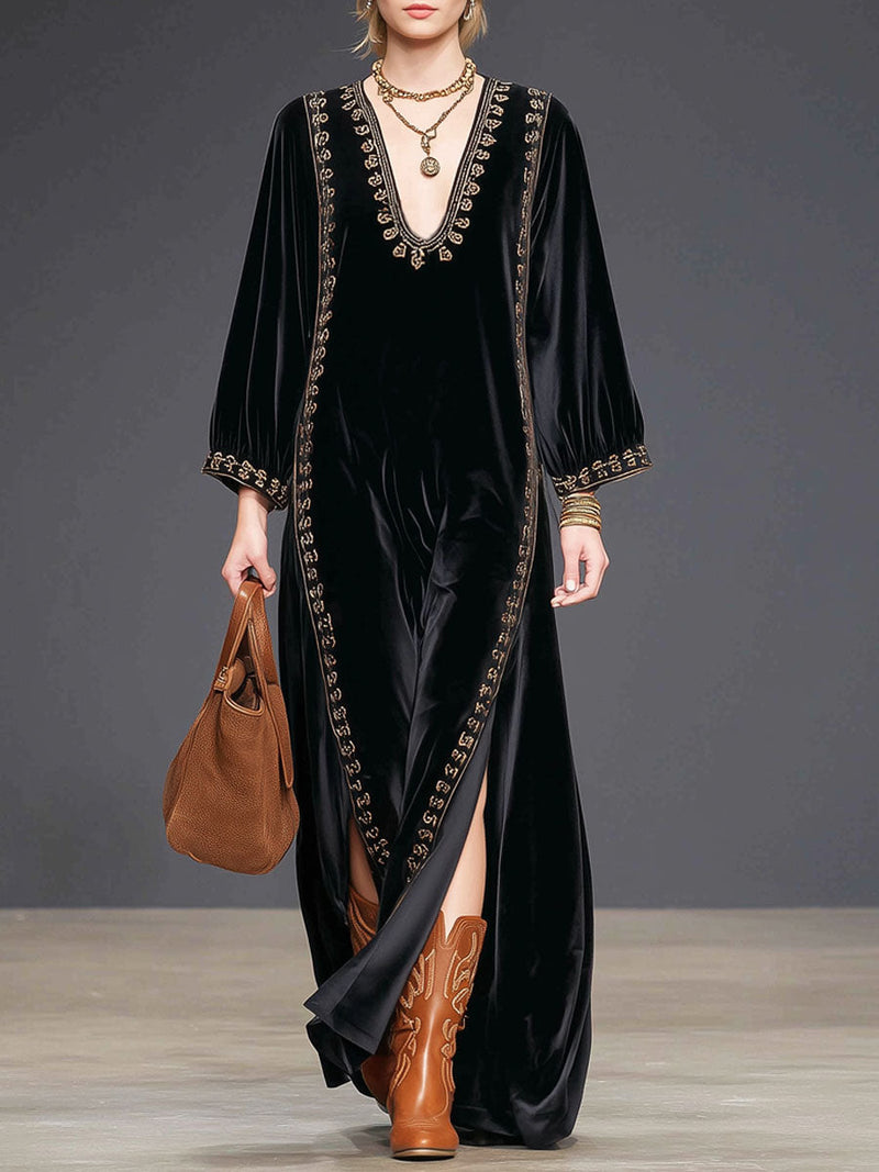 Klassisch gestaltete Kleid