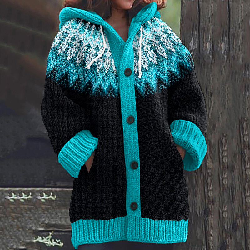 Klassisch gestaltete Strickjacke