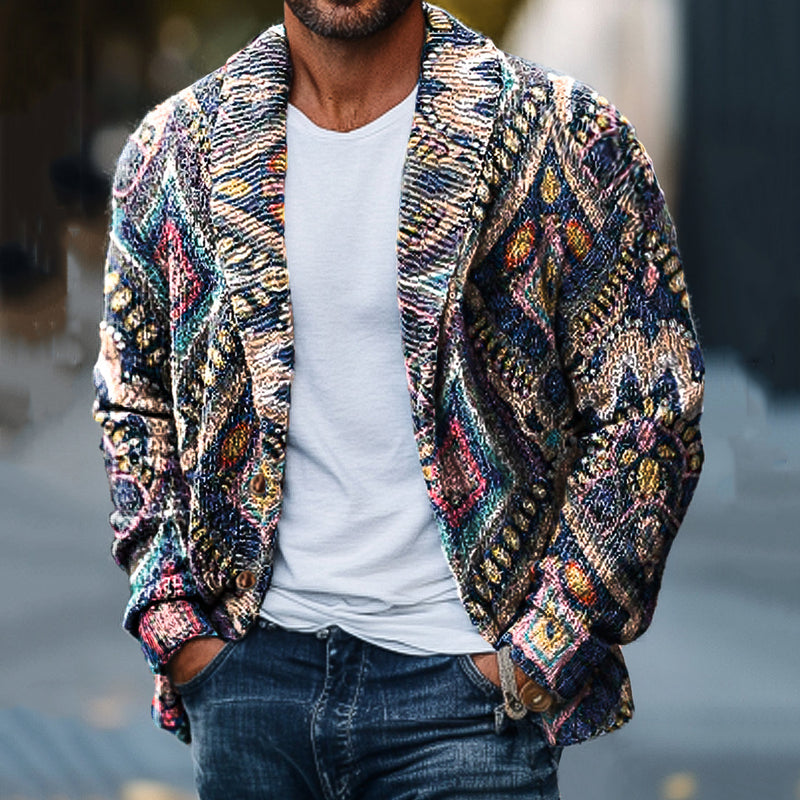 Klassisch gestaltete Strickjacke