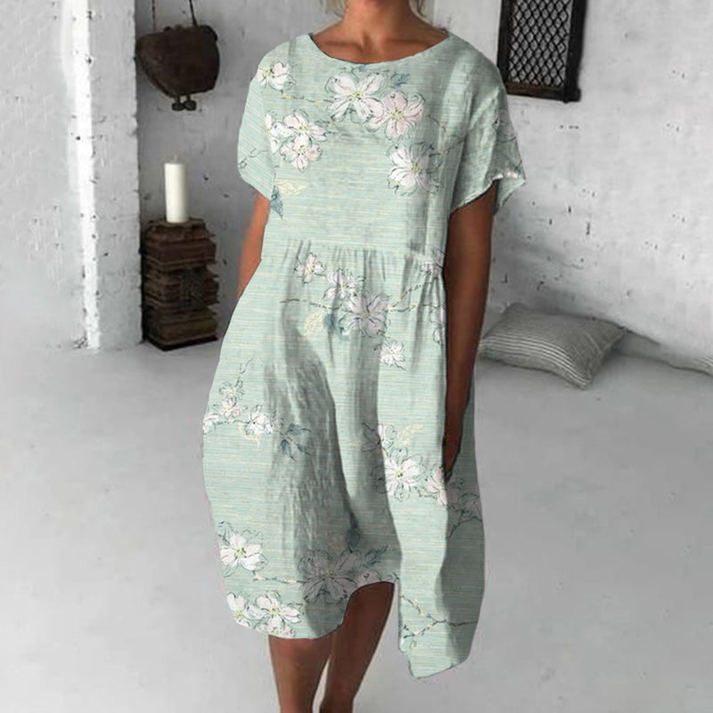 Klassisch gestaltete Kleid