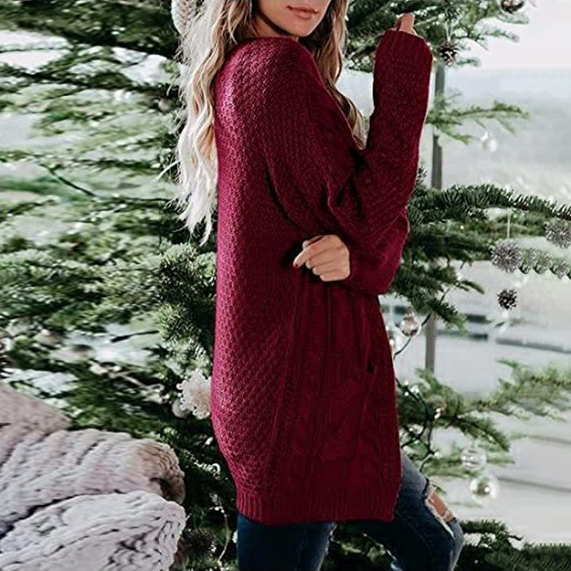 Klassisch gestaltete Strickjacke