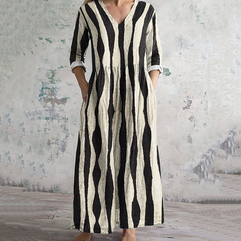 Klassisch gestaltete Kleid
