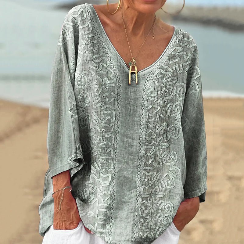 Anmutig gestaltete T-Shirt