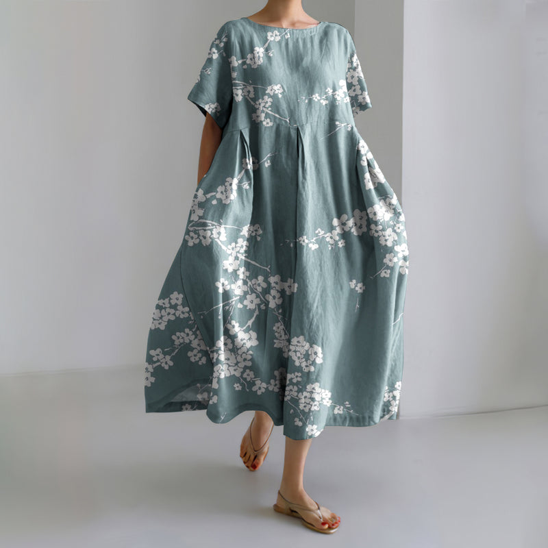 Klassisch gestaltete Kleid