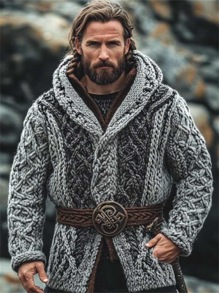 Klassisch gestaltete Strickjacke