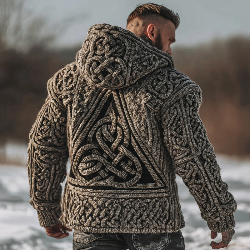 Durchdacht gestaltete Strickjacke