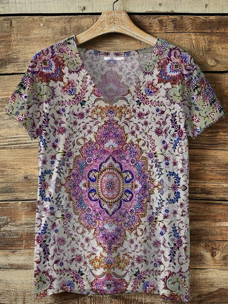 Anmutig gestaltete T-Shirt