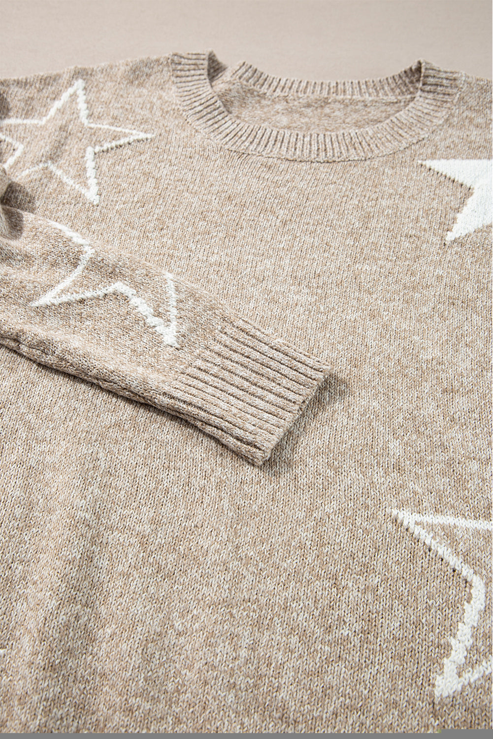 Anmutig gestaltete Pullover