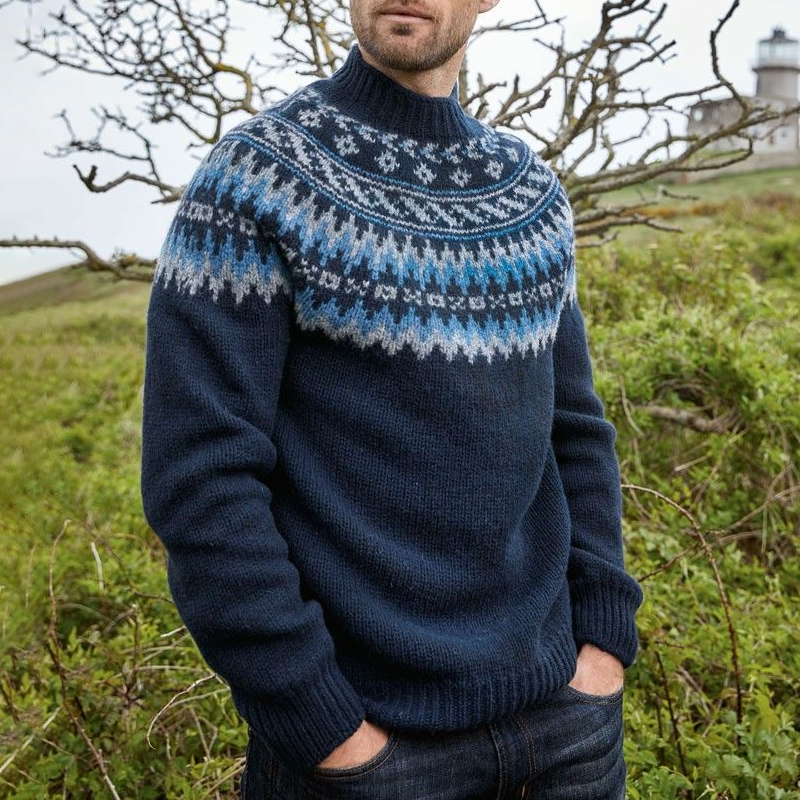 Klassisch gestaltete Pullover