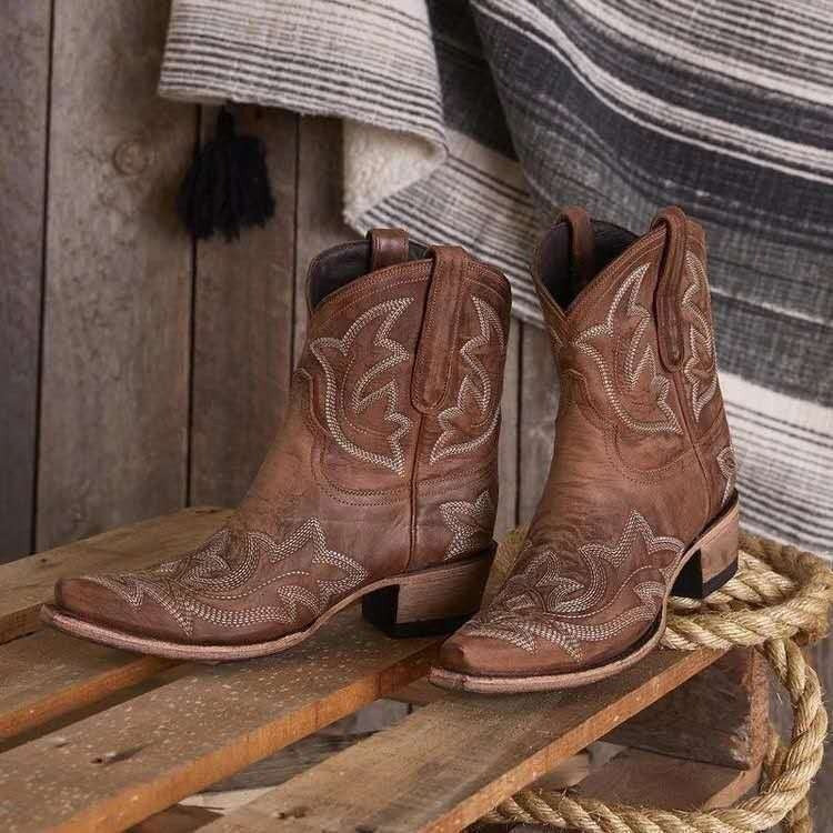 Vintage-inspirierte orthopädische Stiefel