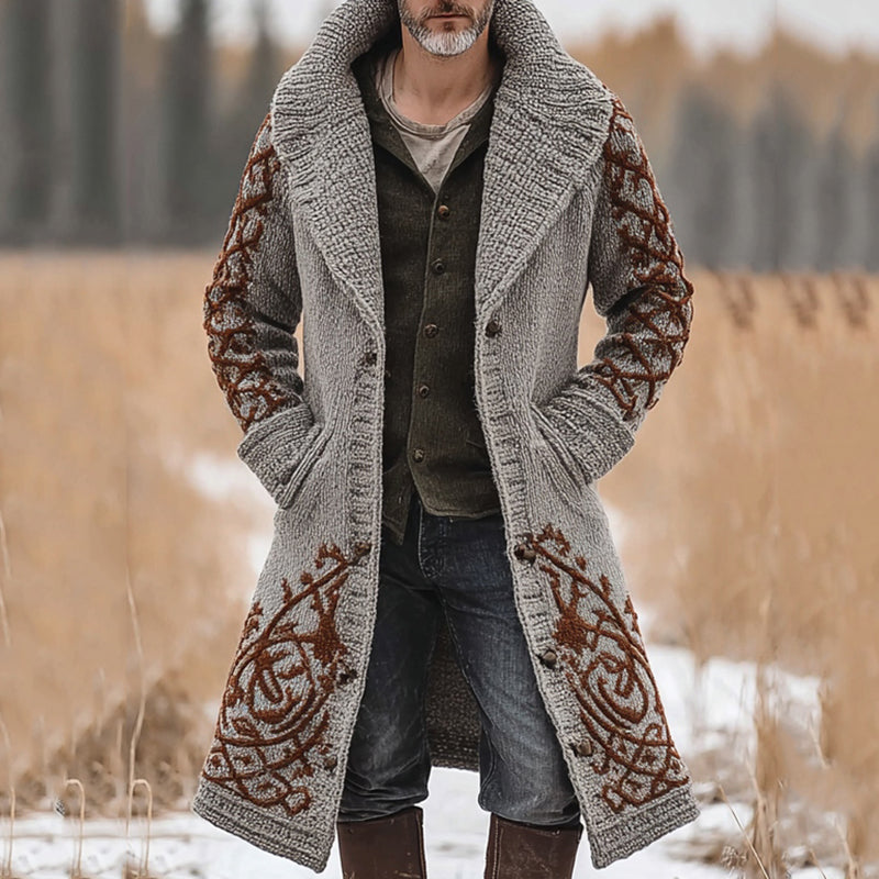 Klassisch gestaltete Strickjacke
