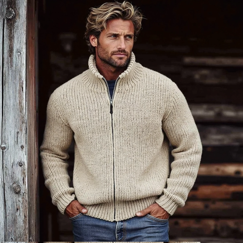 Klassisch designter Pullover