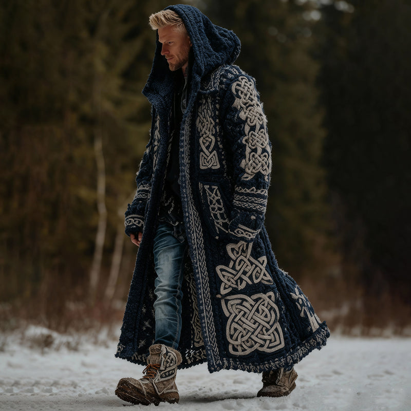 Wunderschön gefertigte Strickjacke