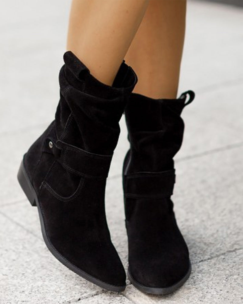 Wadenhohe Stiefel mit Riemendetail