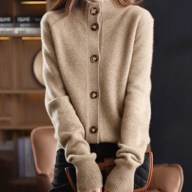 Wunderschön gefertigte Strickjacke
