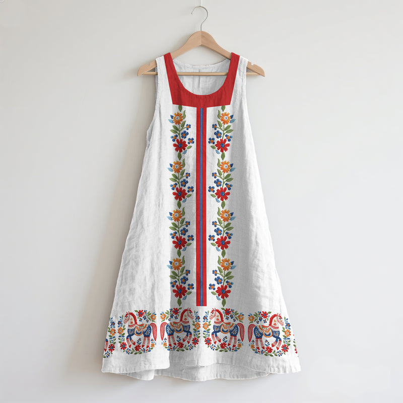 Klassisch gestaltete Kleid