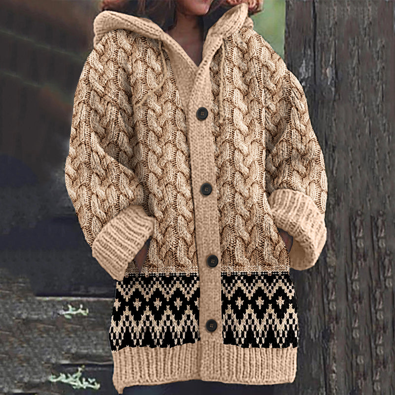 Klassisch gestaltete Strickjacke