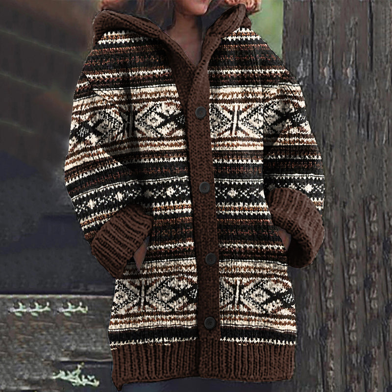 Klassisch gestaltete Strickjacke