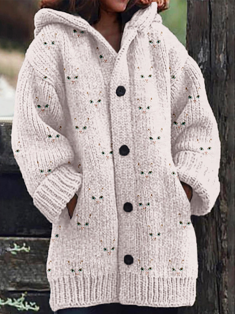 Klassisch gestaltete Strickjacke